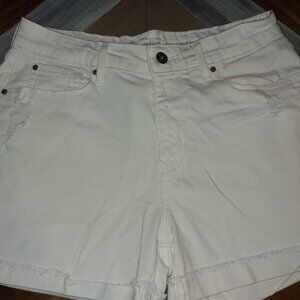 Women’s White Denim Shorts – Casual Summer Style